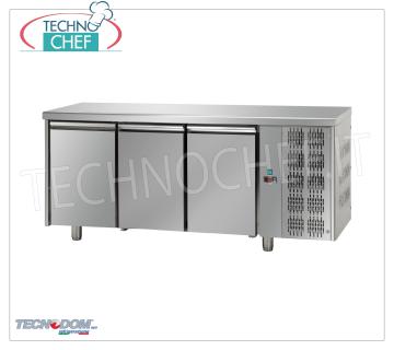 Mesa refrigerada 3 PUERTAS, capacidad lt.680, PASTELERÍA, marca TECNODOM MESA REFRIGERADA 3 PUERTAS, marca TECNODOM, capacidad lt.680, PASTELERÍA, temperatura de funcionamiento 0°/+10°C, Bandejas Pastelería 600x400 mm, V.230/1, Kw 0.495, Peso 116 Kg, dim.mm.2150x800x850h